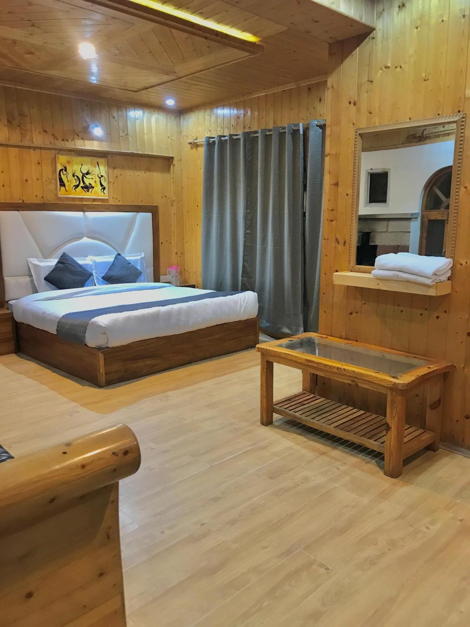 The Avenue Hotel , Manali A River Side Hotel Exteriör bild