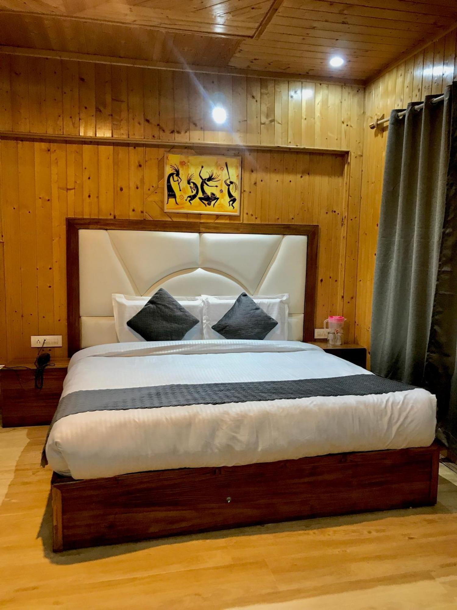 The Avenue Hotel , Manali A River Side Hotel Exteriör bild