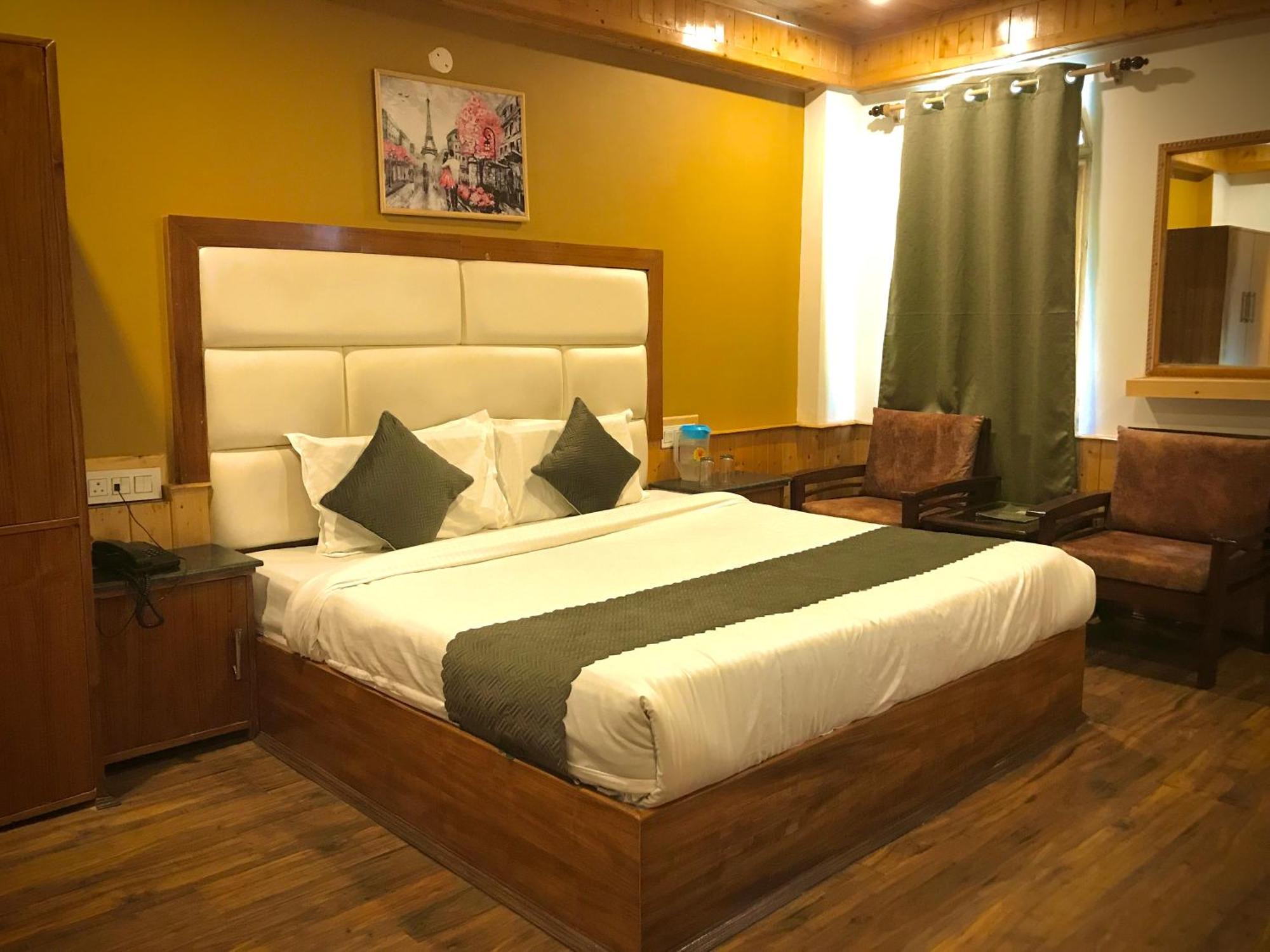 The Avenue Hotel , Manali A River Side Hotel Exteriör bild